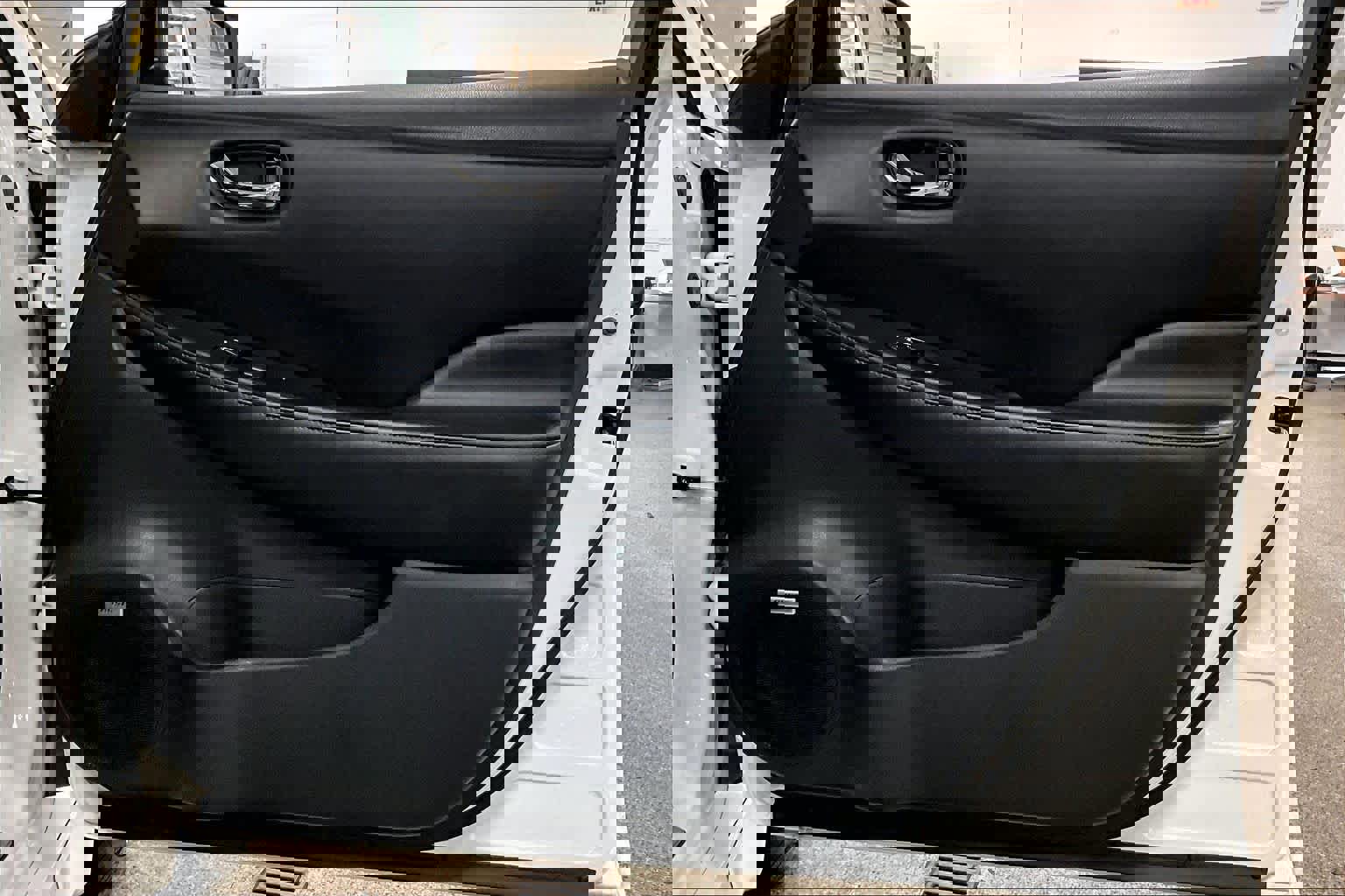 Used 2018 Nissan Leaf SL w/ SL Technology Package image 21