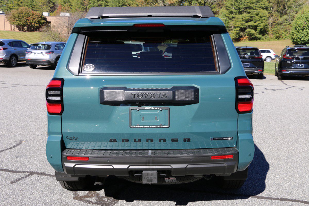 Used 2025 Toyota 4Runner TRD Off-Road image 4