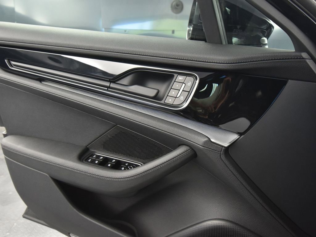 New 2025 Porsche Panamera 4 image 23