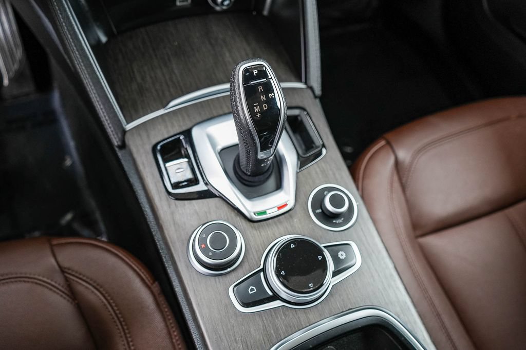 Used 2022 Alfa Romeo Stelvio Ti AWD/4WD image 18
