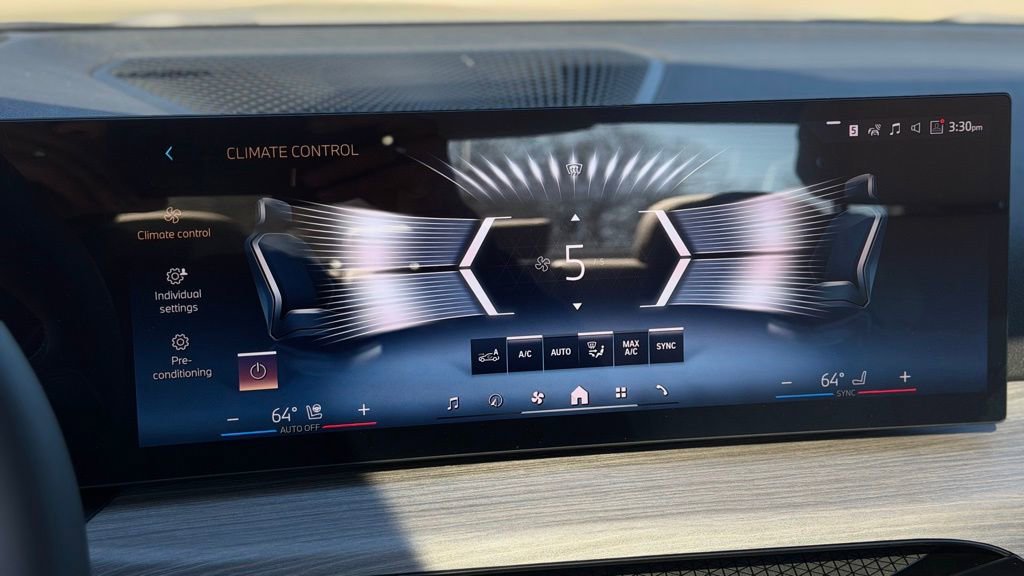 New 2026 BMW 330i xDrive Sedan w/ Premium Package image 18