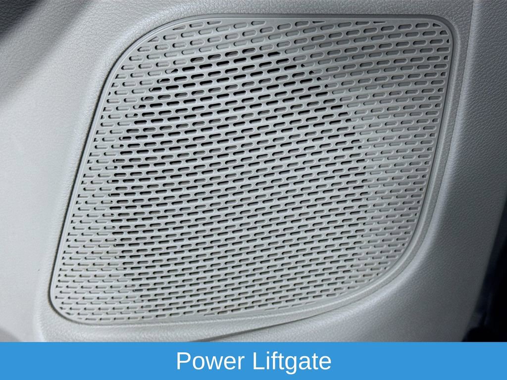 Used 2023 Chrysler Pacifica Touring-L image 22