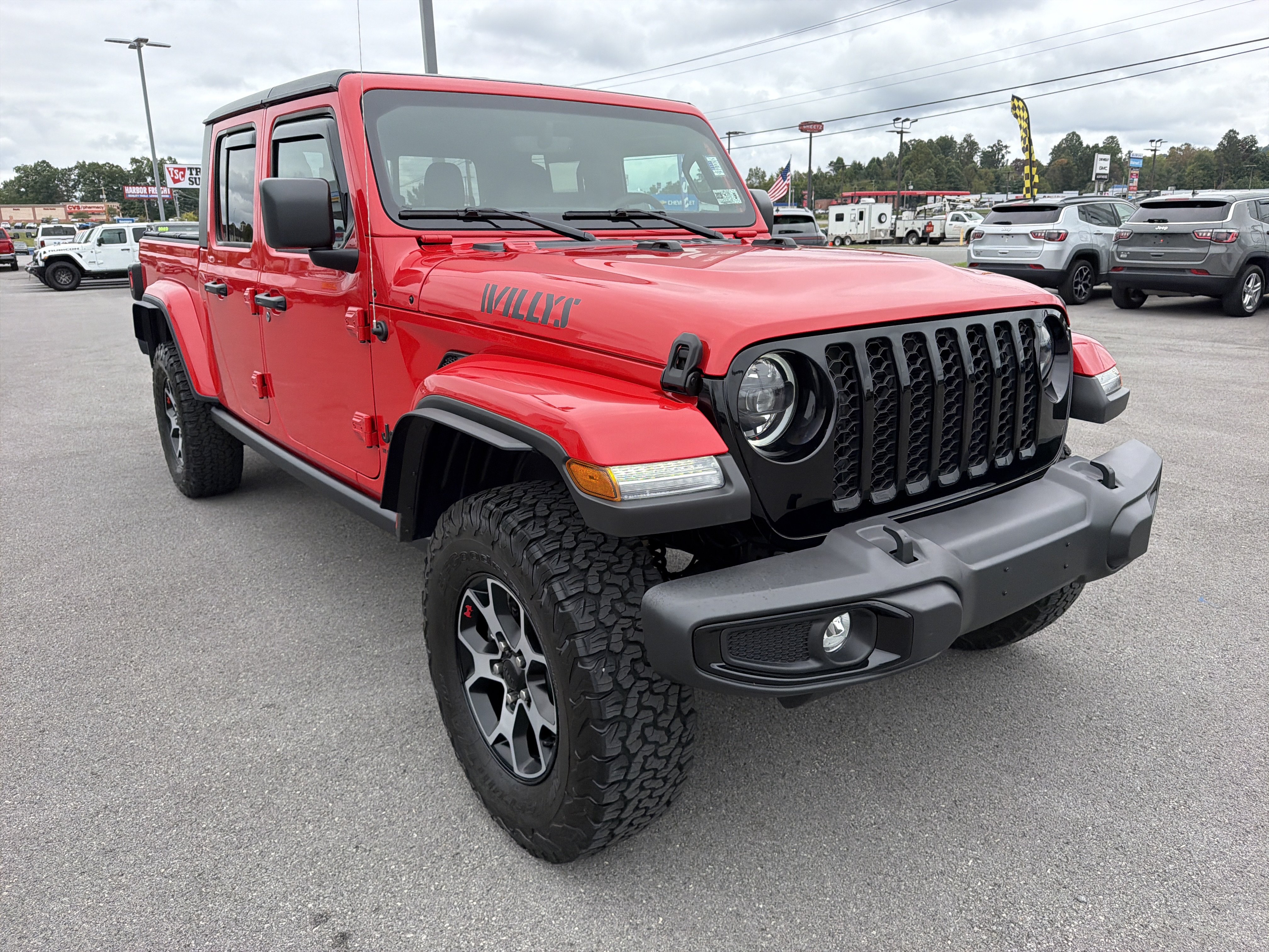 Used 2023 Jeep Gladiator Sport AWD/4WD image 3
