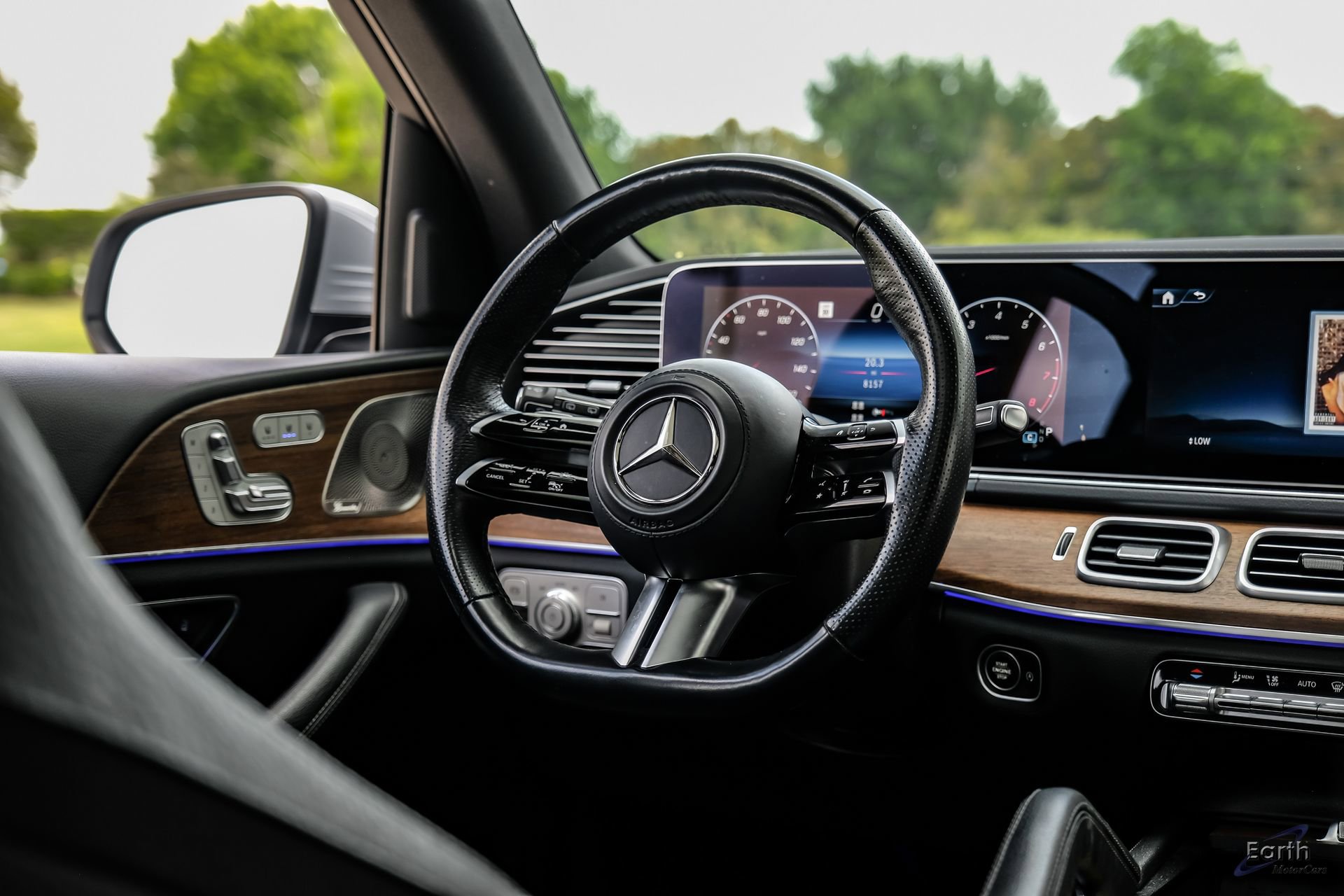 Used 2025 Mercedes-Benz GLS 580 4MATIC image 41