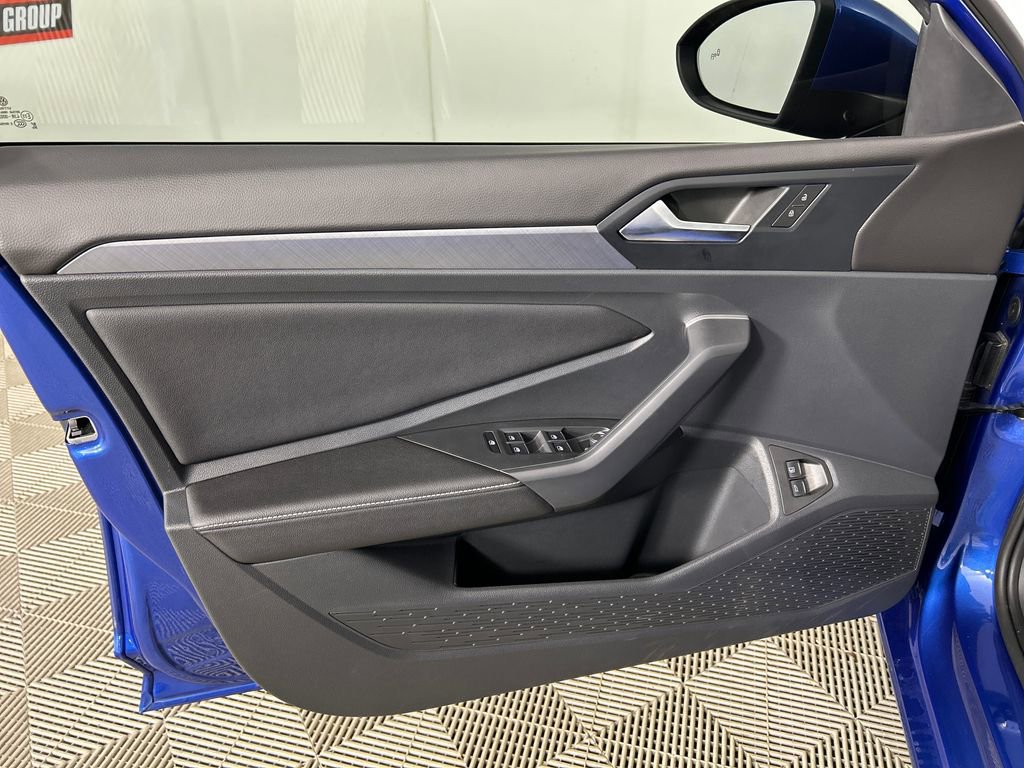 Used 2024 Volkswagen Jetta SE image 10