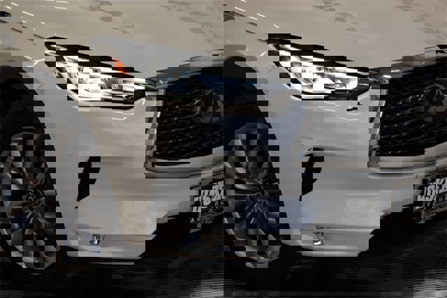 Used 2020 INFINITI QX50 Luxe w/ Cargo Package image 15