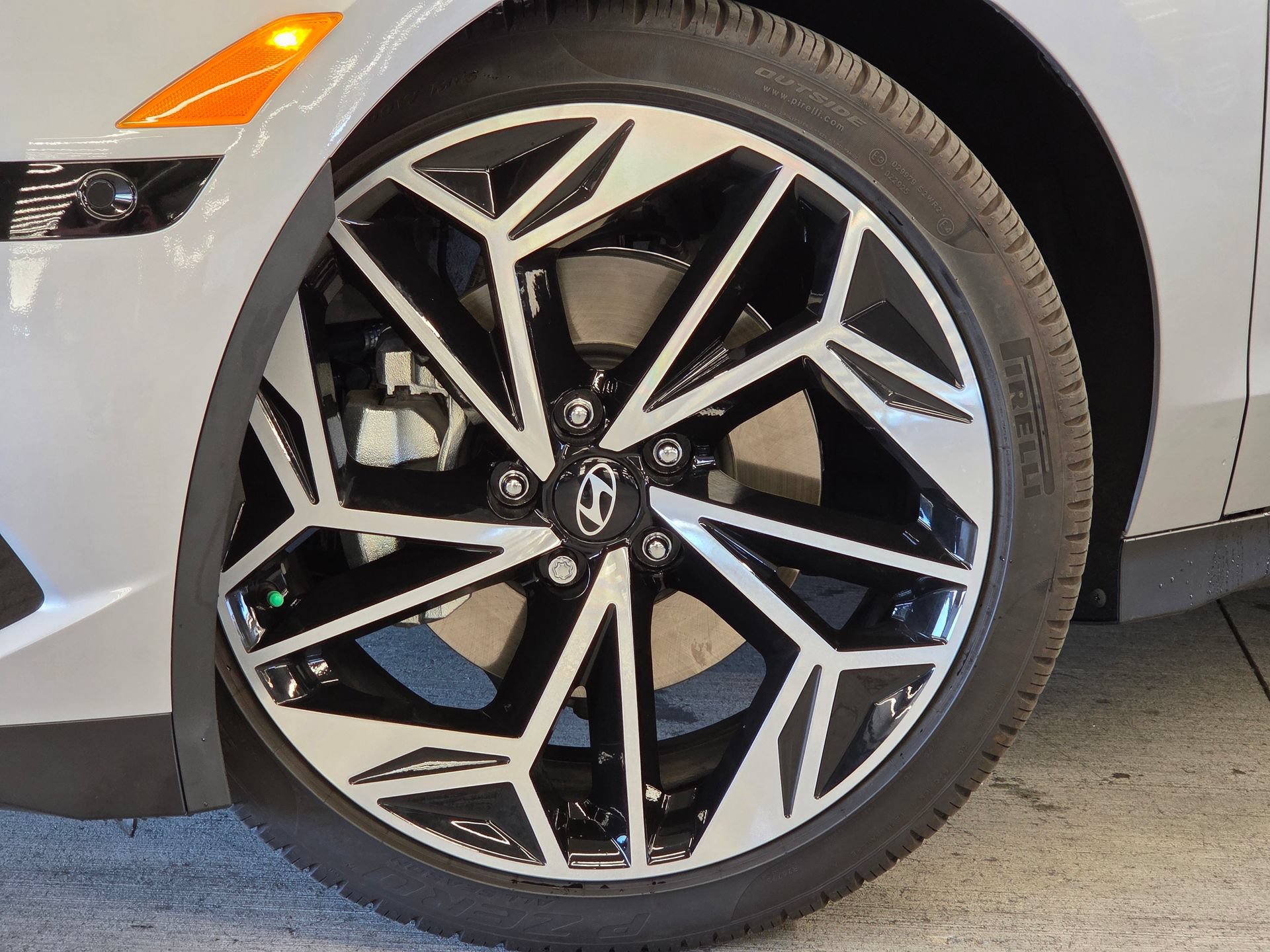 Used 2025 Hyundai Ioniq 6 Limited RWD image 24
