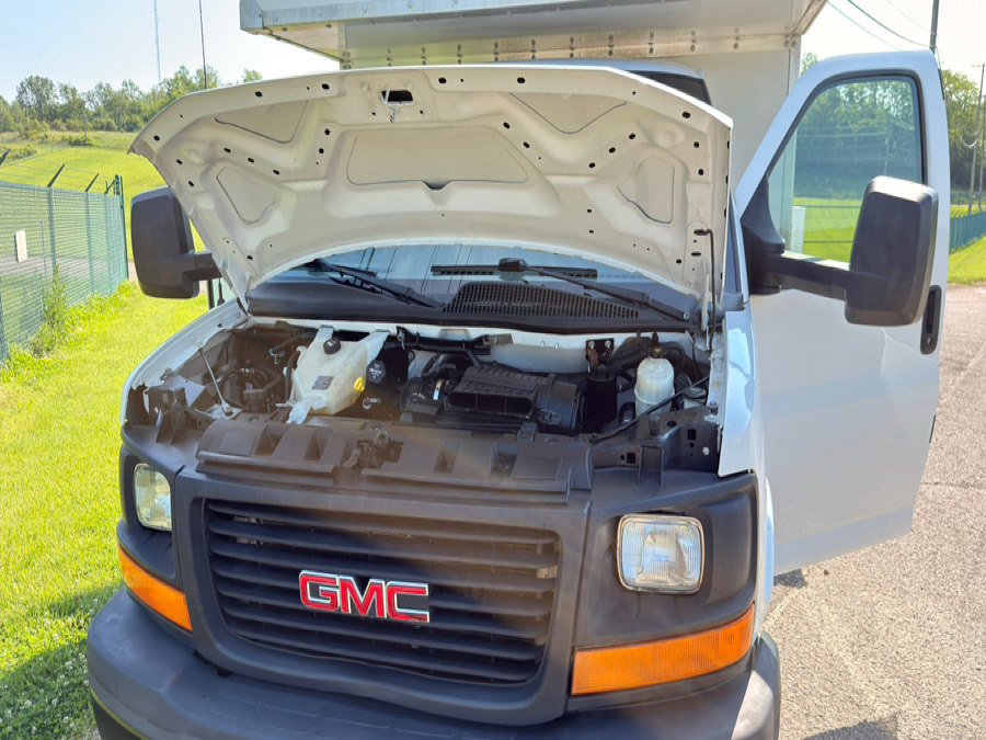Used 2016 GMC Savana 3500 RWD image 31