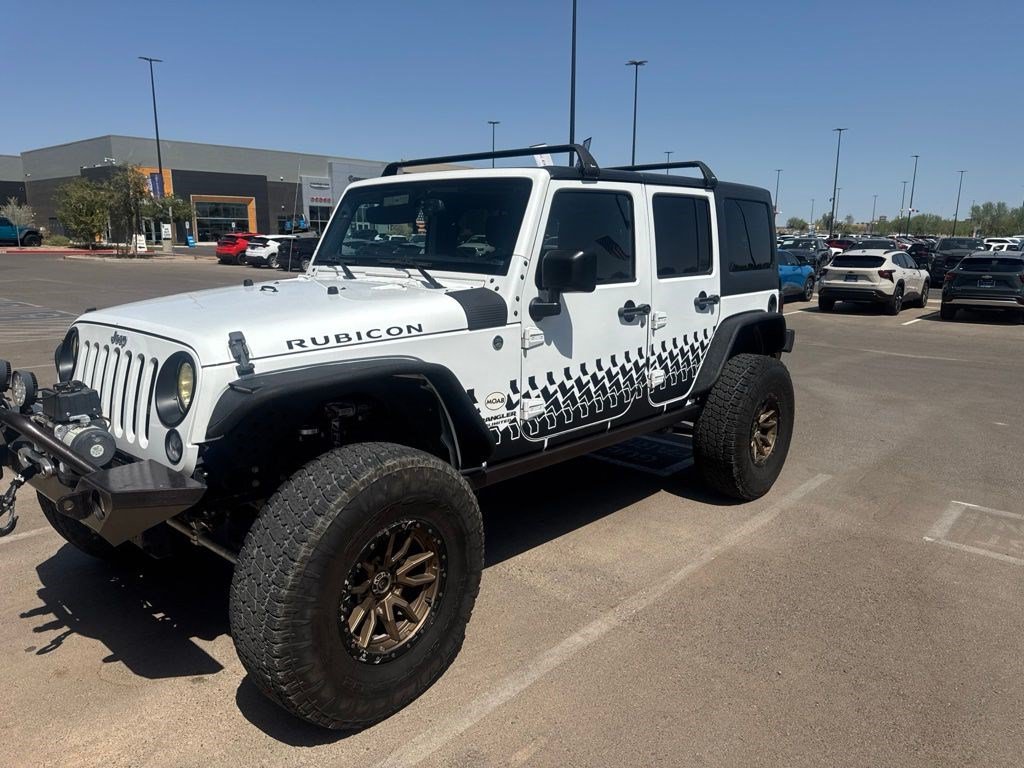 Used 2015 Jeep Wrangler Unlimited Rubicon w/ Connectivity Group AWD/4WD image 9
