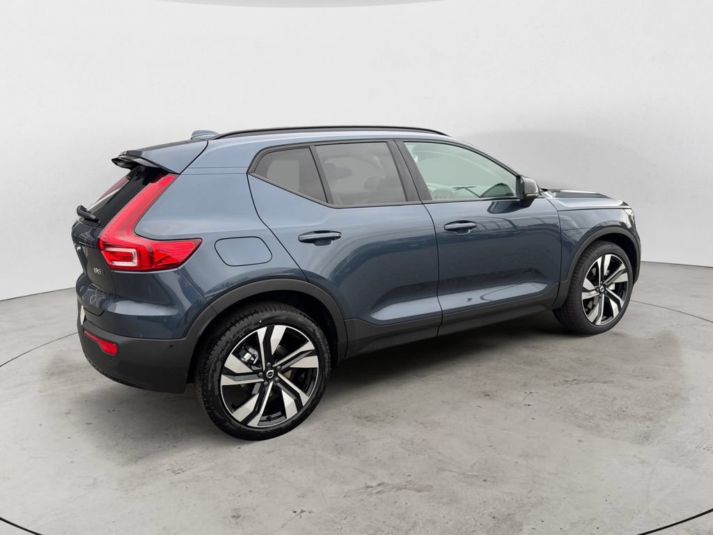 New 2026 Volvo XC40 B5 Ultra w/ Protection Package Premier AWD/4WD image 7