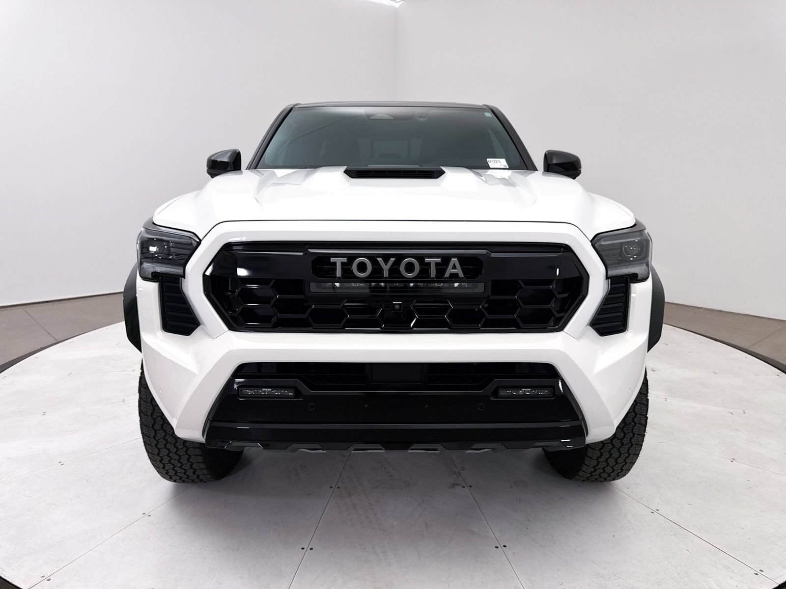 Used 2025 Toyota Tacoma TRD Pro AWD/4WD image 15