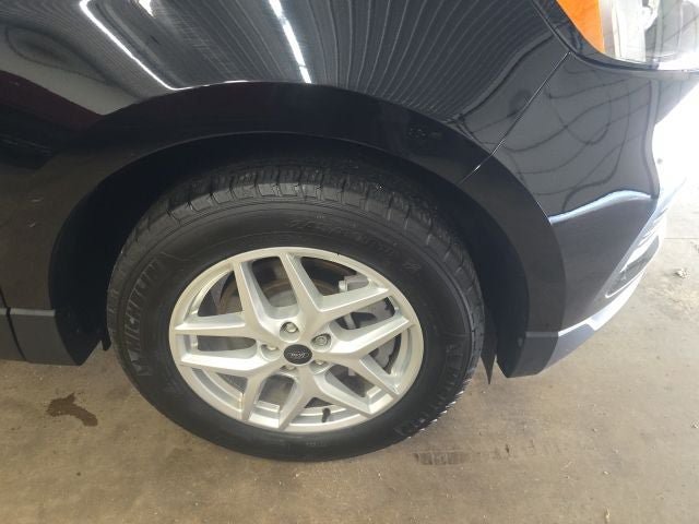Certified 2024 Ford Edge SEL w/ Convenience Package AWD/4WD image 2