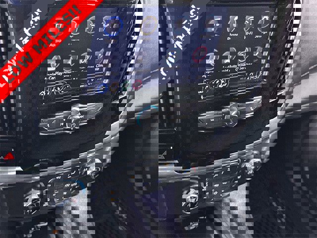 Used 2023 Chevrolet Traverse LT image 14