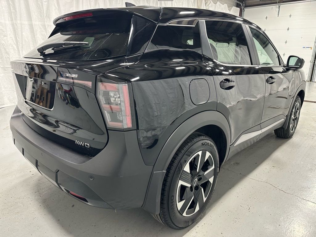 Used 2025 Nissan Kicks SV AWD/4WD image 7