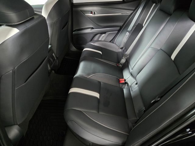 Used 2025 Toyota Camry SE image 14
