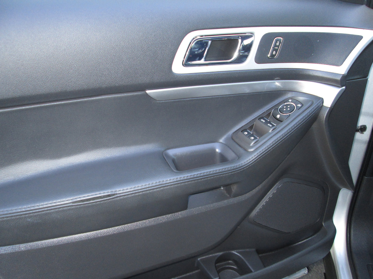 Used 2013 Ford Explorer XLT image 29