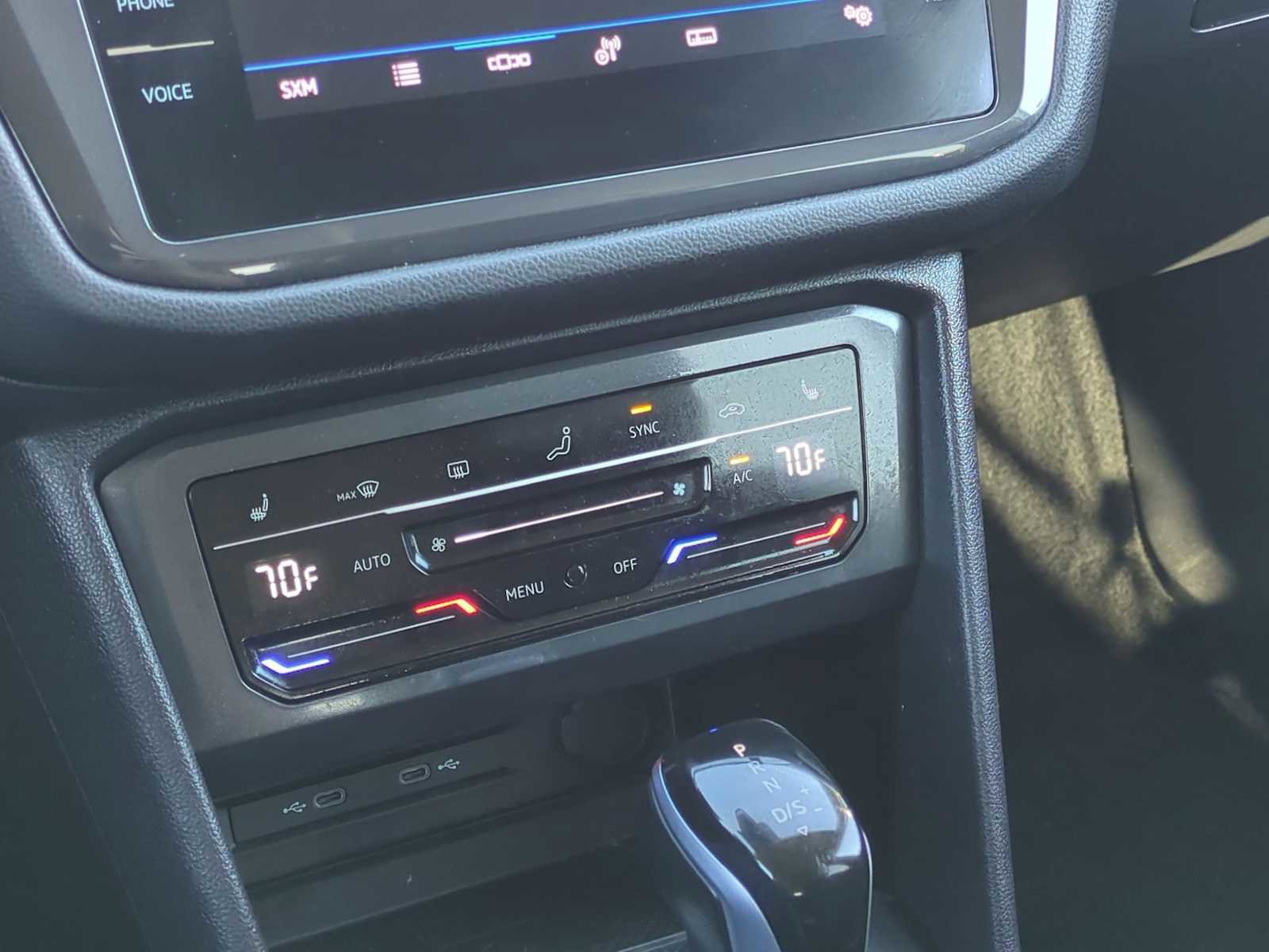 Used 2024 Volkswagen Tiguan SE image 17