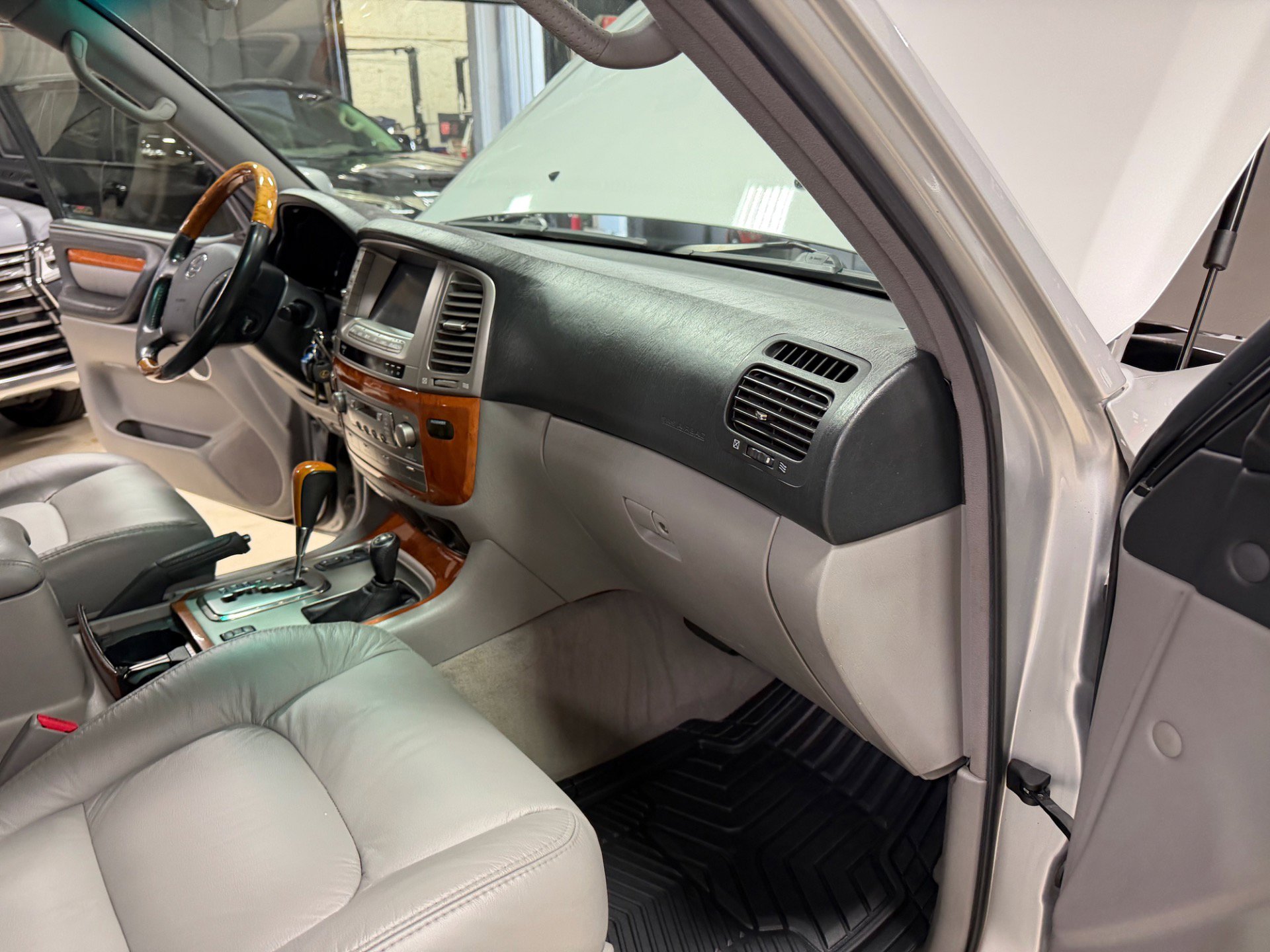 Used 2007 Lexus LX 470 4WD image 26