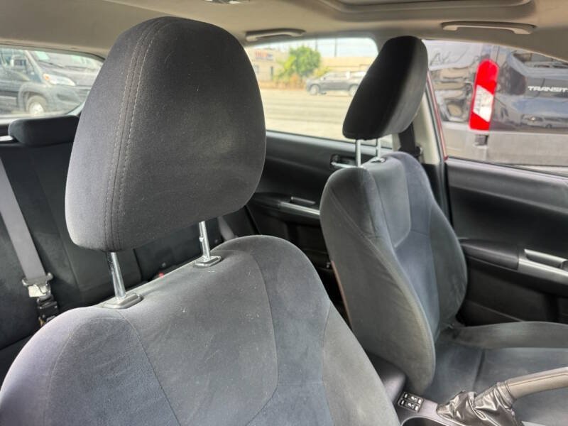 Used 2011 Subaru Impreza 2.5i Premium w/ PWR Moonroof Value Pkg AWD/4WD image 9