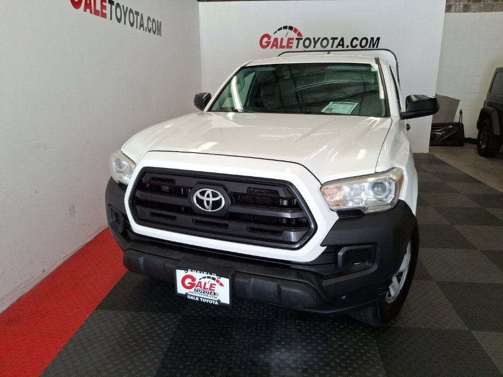 Used 2017 Toyota Tacoma SR RWD image 3