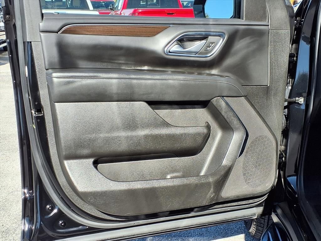 Used 2024 GMC Yukon XL SLE image 26