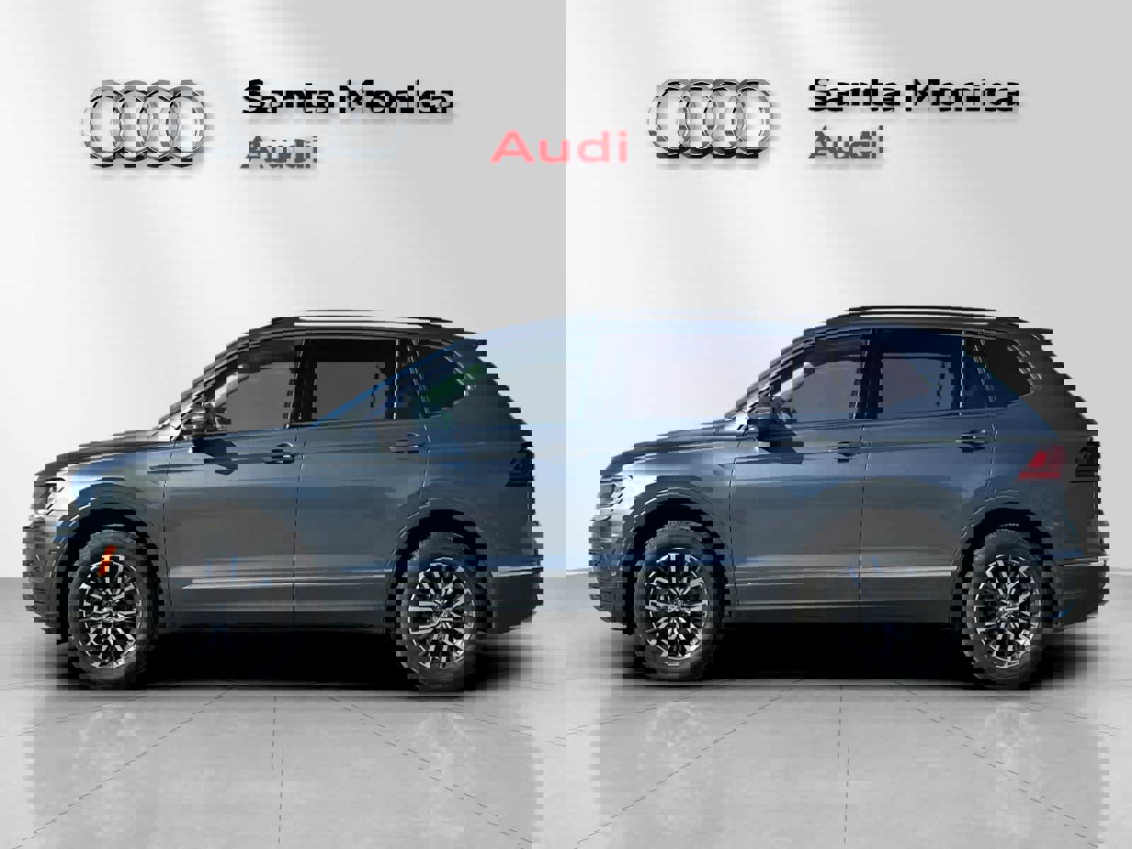 Used 2020 Volkswagen Tiguan SE w/ Panoramic Sunroof Package image 5