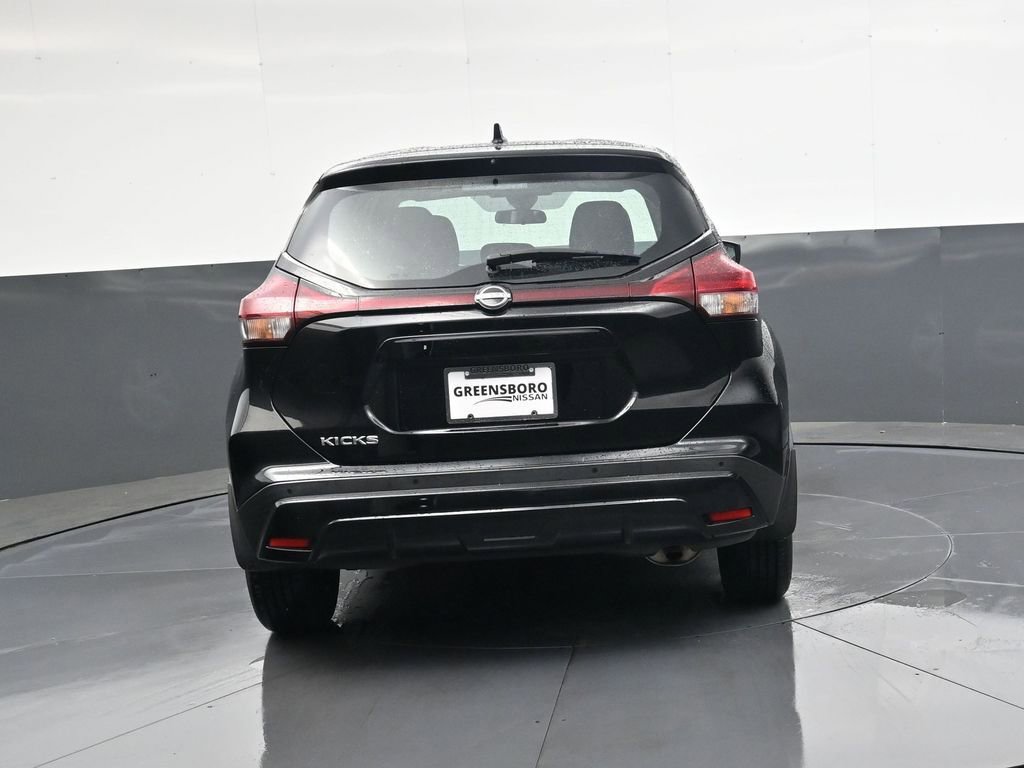 Used 2023 Nissan Kicks S FWD image 4