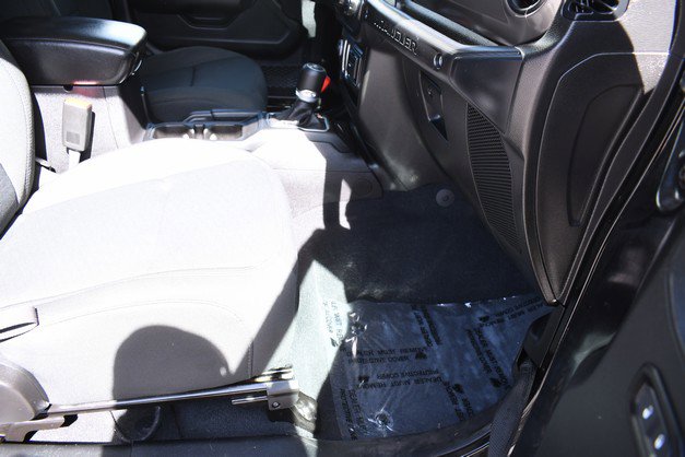 Used 2019 Jeep Wrangler Sport image 25