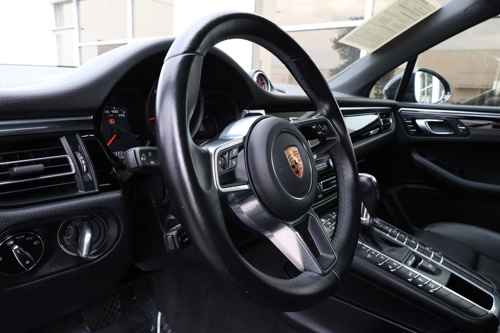 Used 2021 Porsche Macan AWD/4WD image 16
