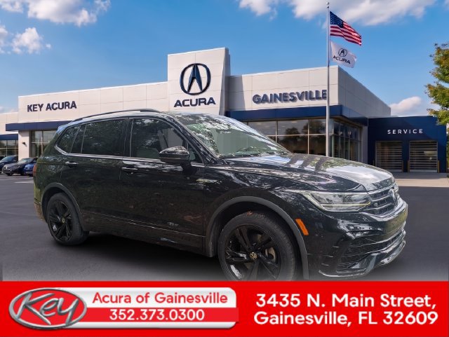 Used 2024 Volkswagen Tiguan SE R-Line FWD image 1