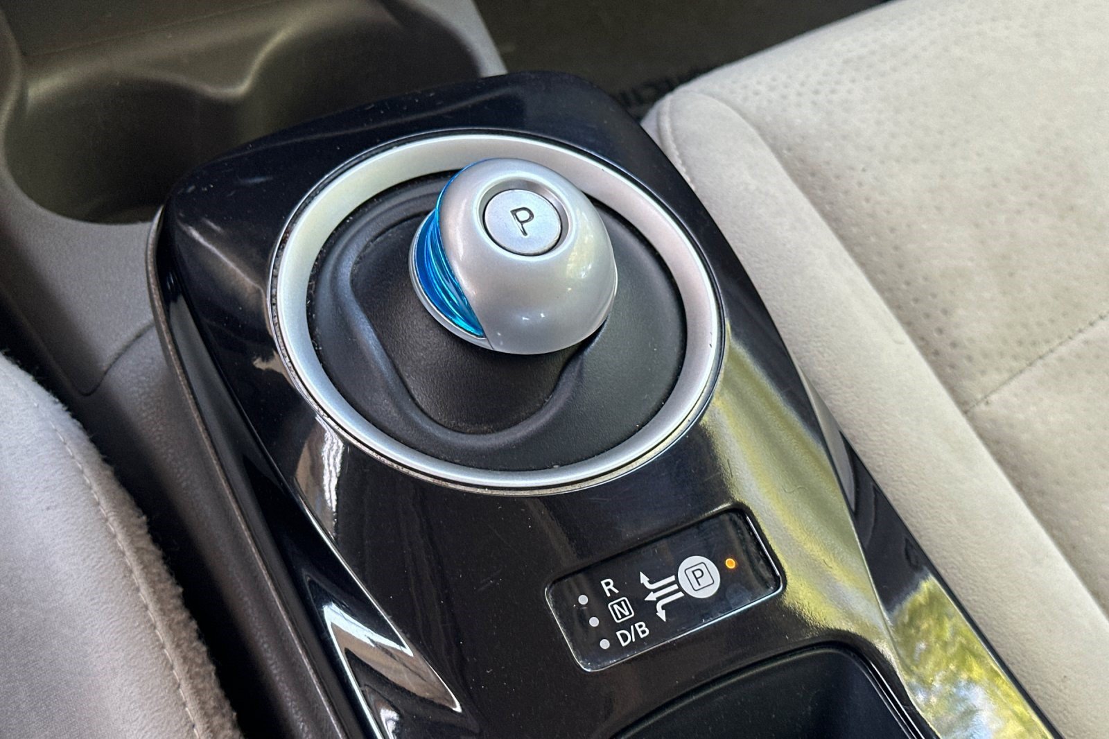 Used 2013 Nissan Leaf SV w/ LED & Quick Charge Pkg FWD image 16
