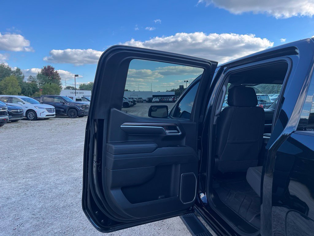 Used 2026 Chevrolet Silverado 1500 RST AWD/4WD image 28