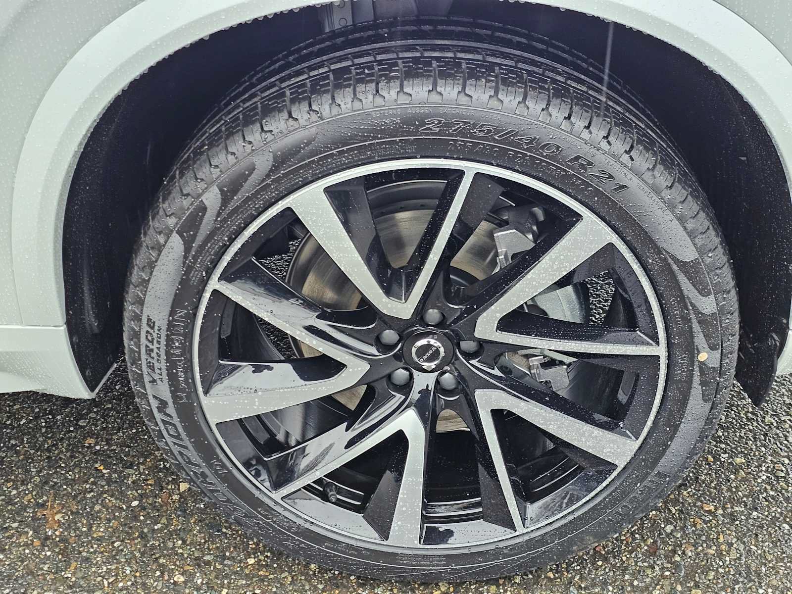 New 2025 Volvo XC90 B6 Plus w/ Protection Package Premier AWD/4WD image 9