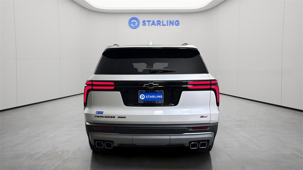 Used 2024 Chevrolet Traverse Z71 w/ Enhanced Driving Package image 7