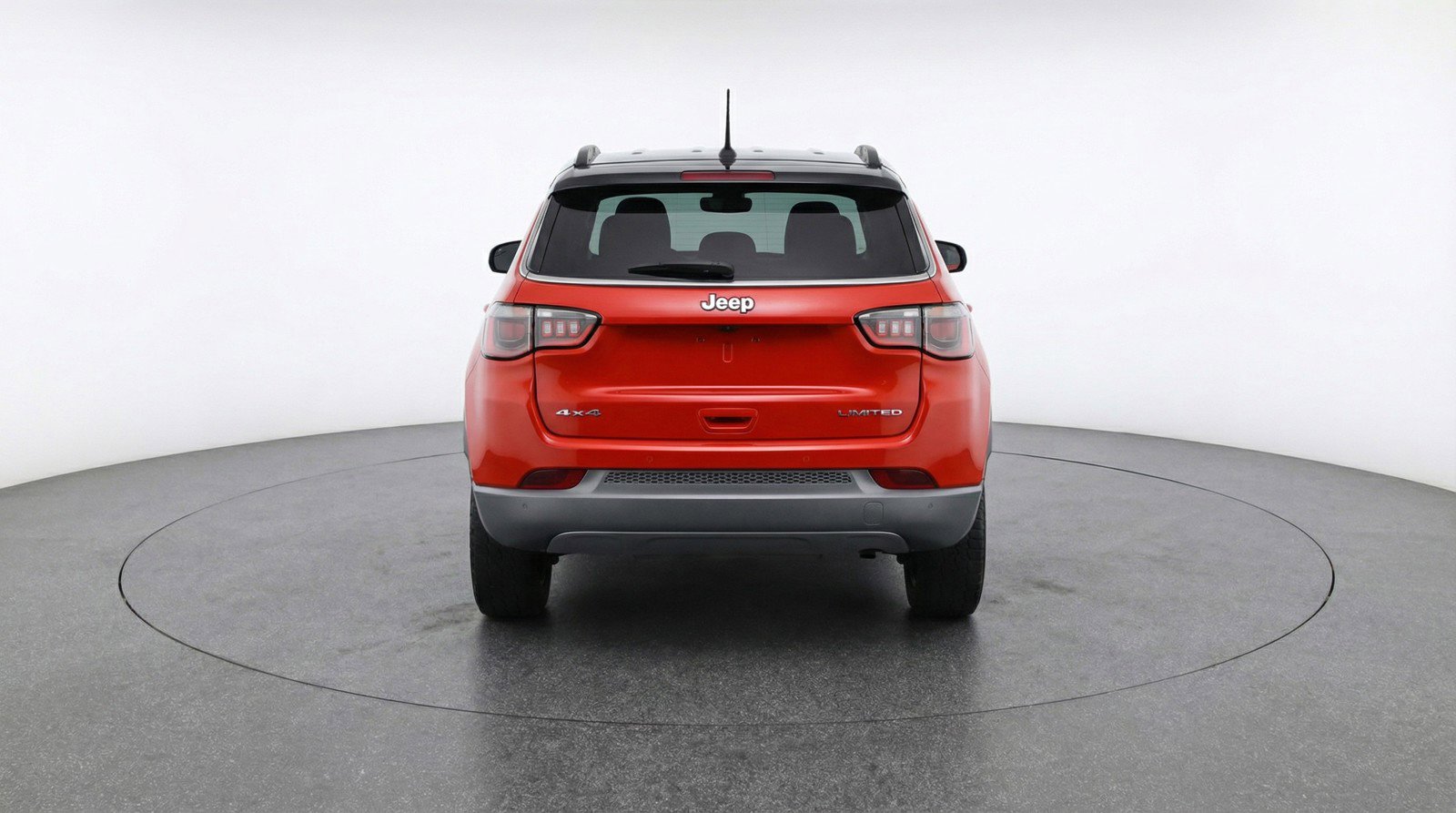 Used 2025 Jeep Compass Trailhawk image 7