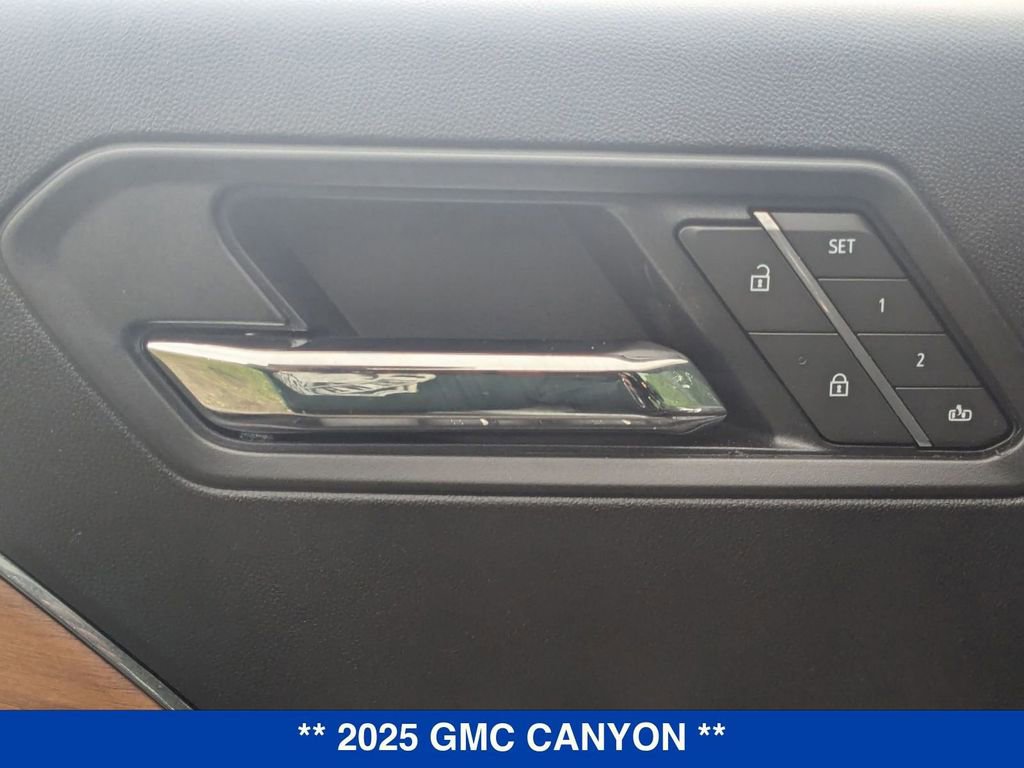 New 2025 GMC Canyon Denali image 12