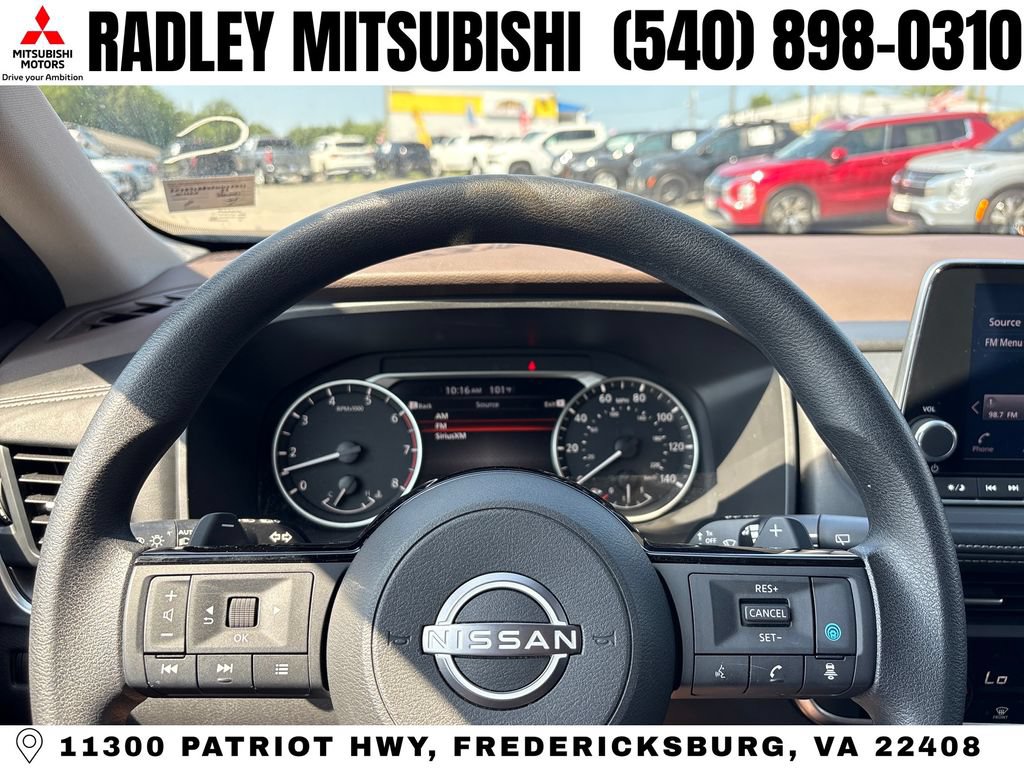 Used 2023 Nissan Rogue SV AWD/4WD image 6