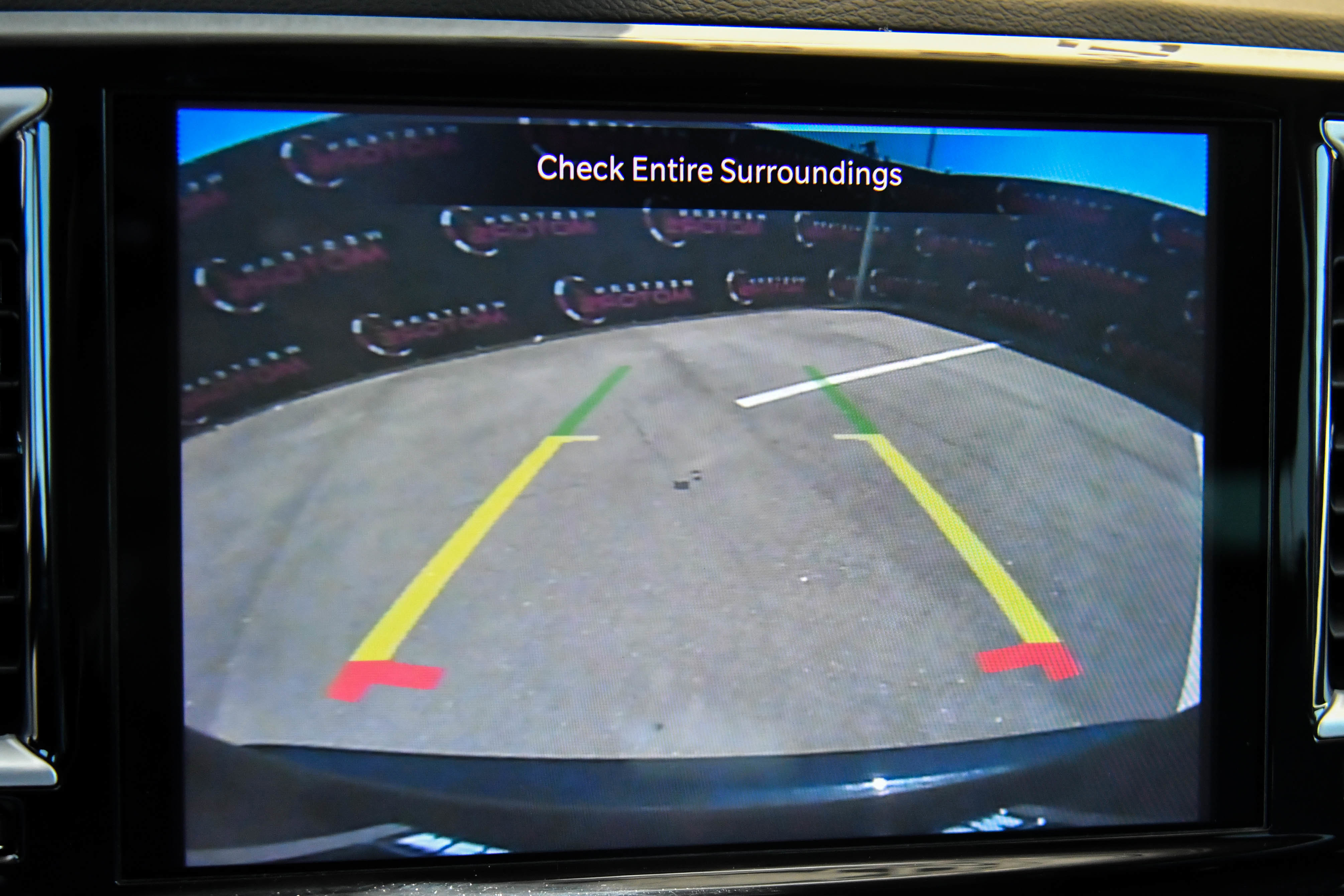 Used 2023 Chrysler Pacifica Touring-L FWD image 19