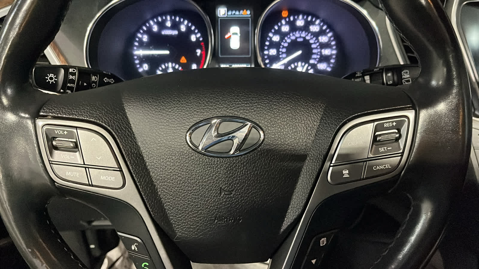 Used 2017 Hyundai Santa Fe Limited AWD/4WD image 11