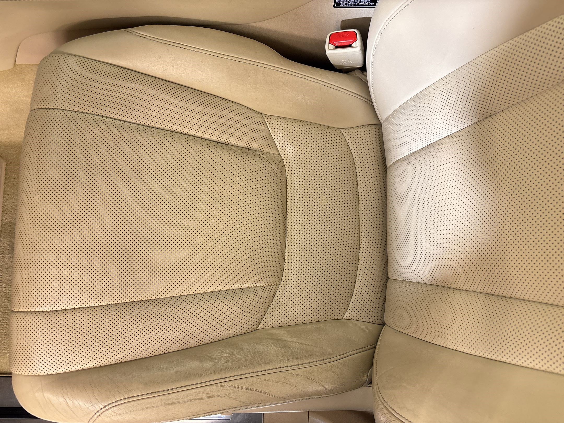 Used 2020 Lexus LX 570 4WD w/ Luxury Package image 23