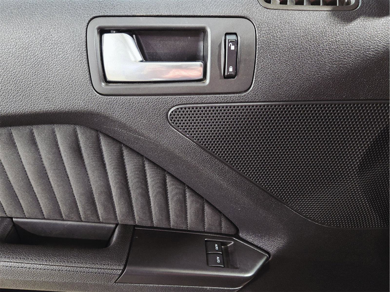 Used 2012 Ford Mustang Boss 302 w/ Boss 302 Accessory Pkg image 9