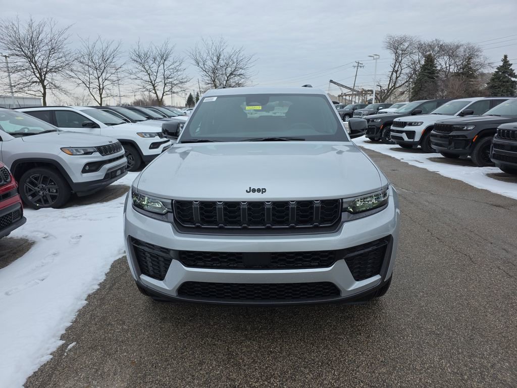 New 2026 Jeep Grand Cherokee Laredo image 2