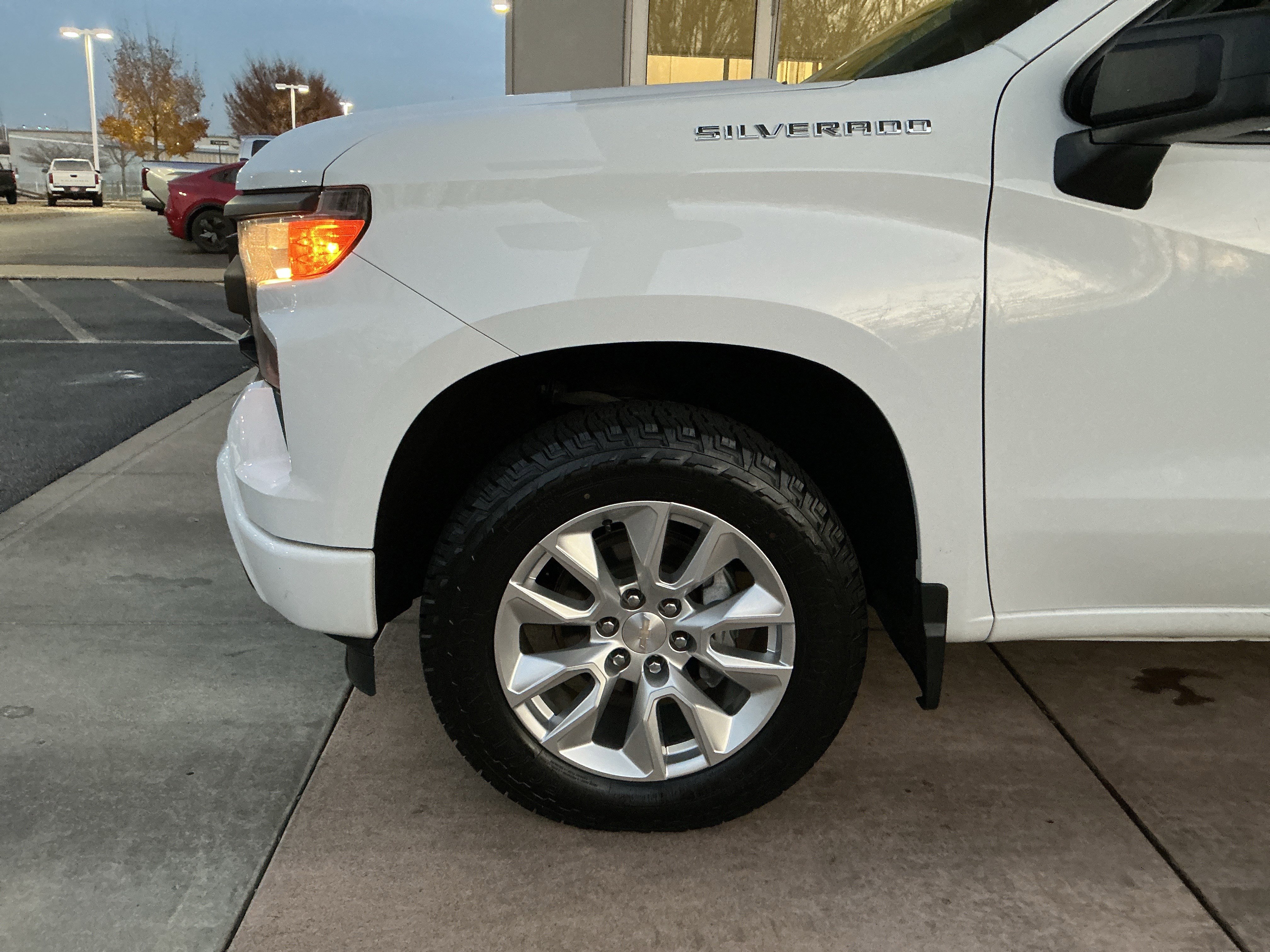 Used 2023 Chevrolet Silverado 1500 Custom image 25