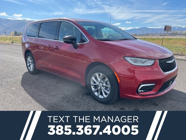 New 2026 Chrysler Pacifica Select