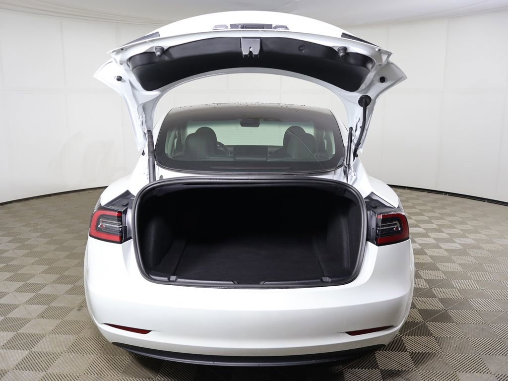 Used 2023 Tesla Model 3 Standard Range image 16