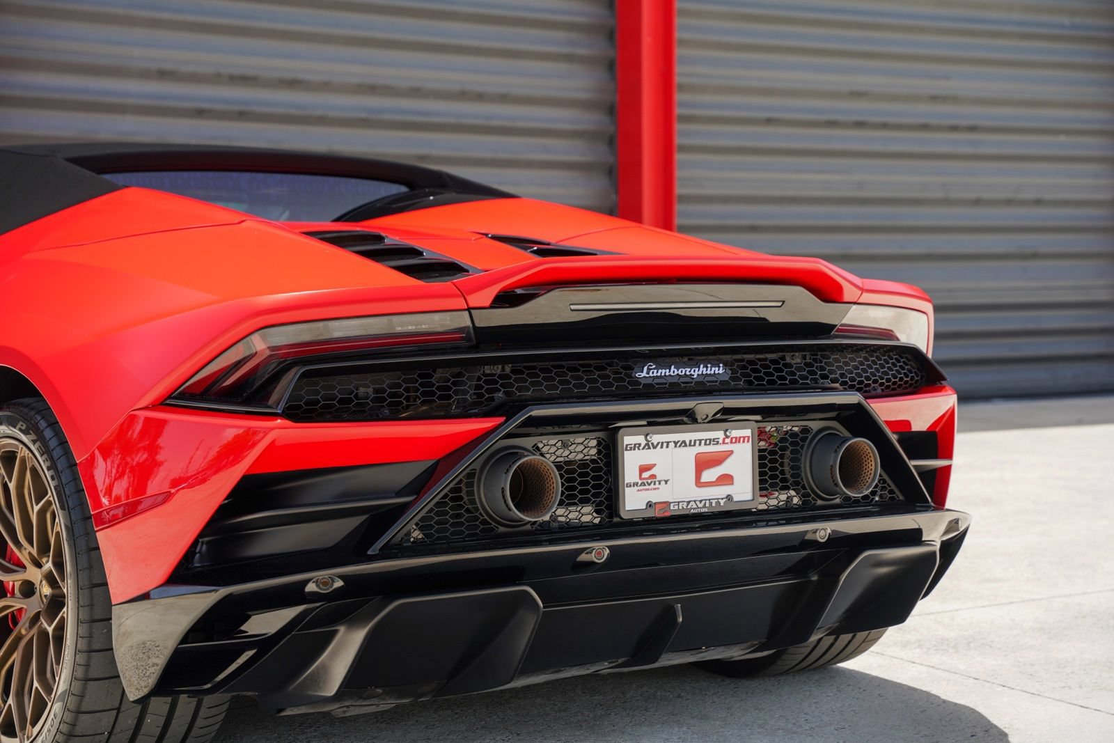 Used 2022 Lamborghini Huracan EVO RWD image 13
