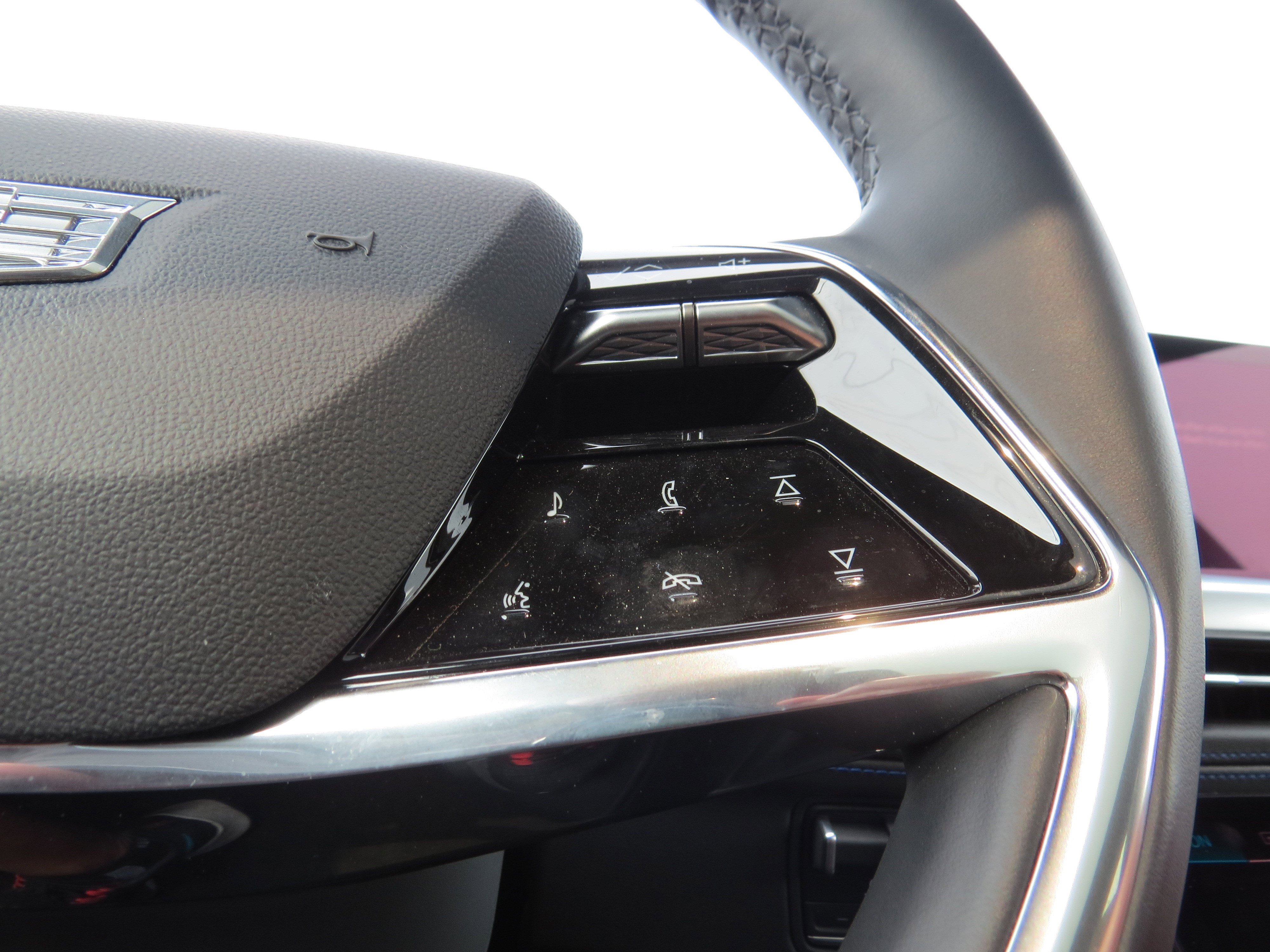 New 2025 Cadillac Escalade IQ Luxury 1 w/ Smart Trailering package image 26