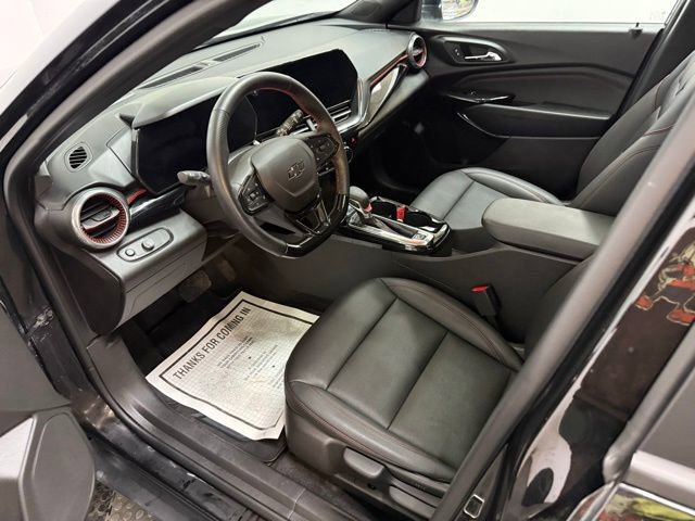 Certified 2025 Chevrolet Trax RS w/ Sunroof Package image 17