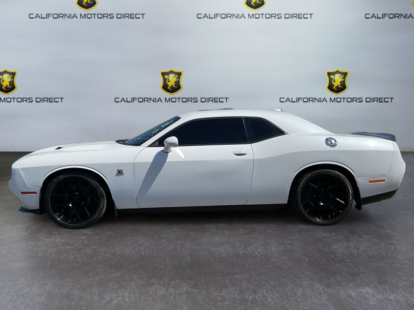 Used 2016 Dodge Challenger R/T Scat Pack w/ Leather Interior Group RWD image 7