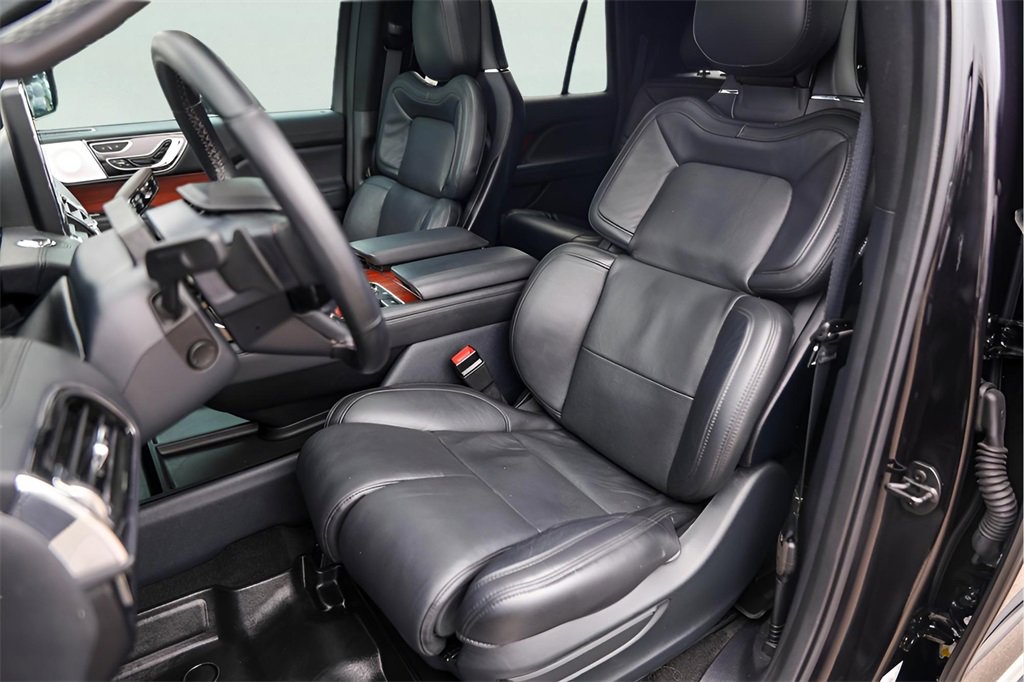 Used 2024 Lincoln Navigator L Reserve image 10